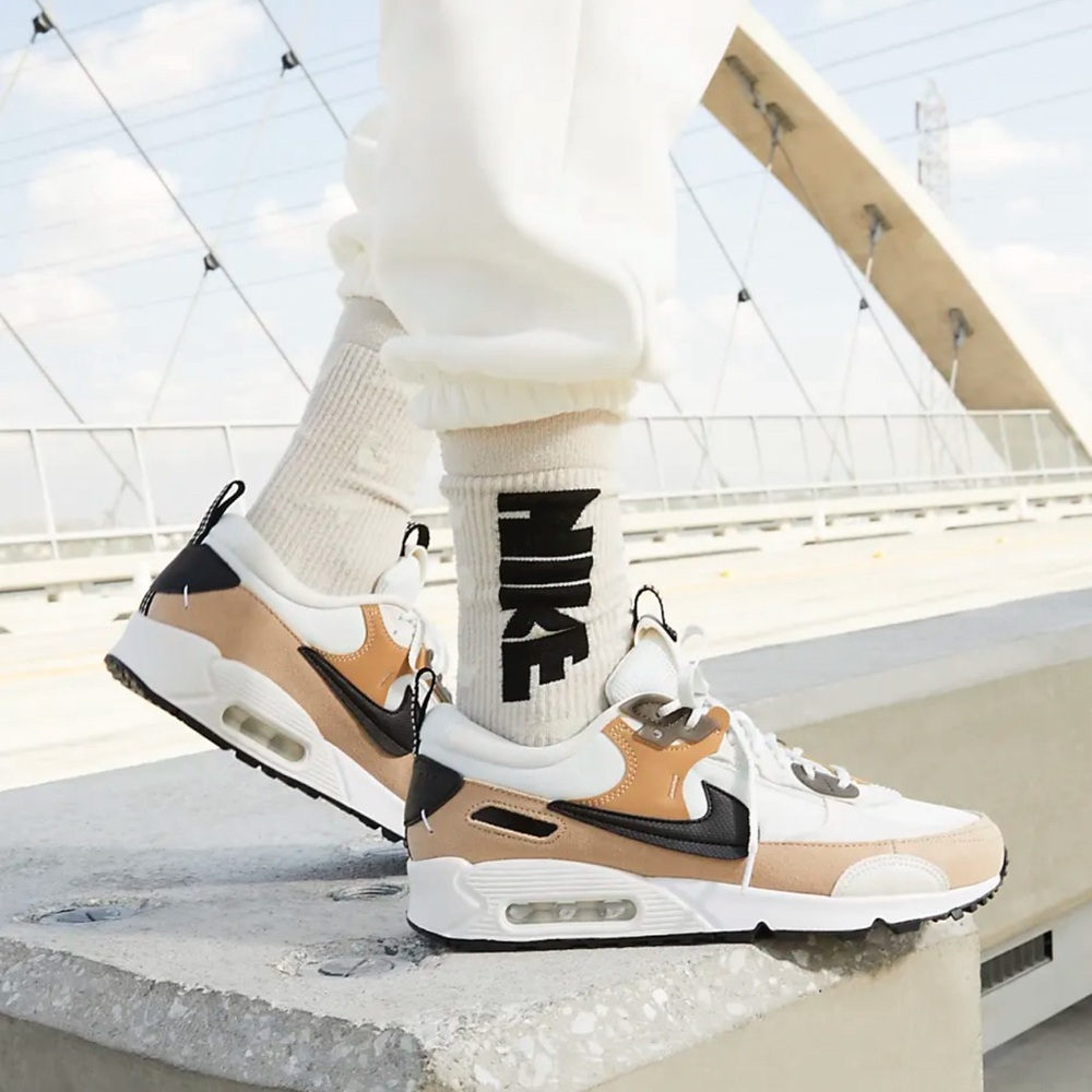 BNWT! Nike Air Max 90 Futura Sneaker (women) - Picture 2 of 9